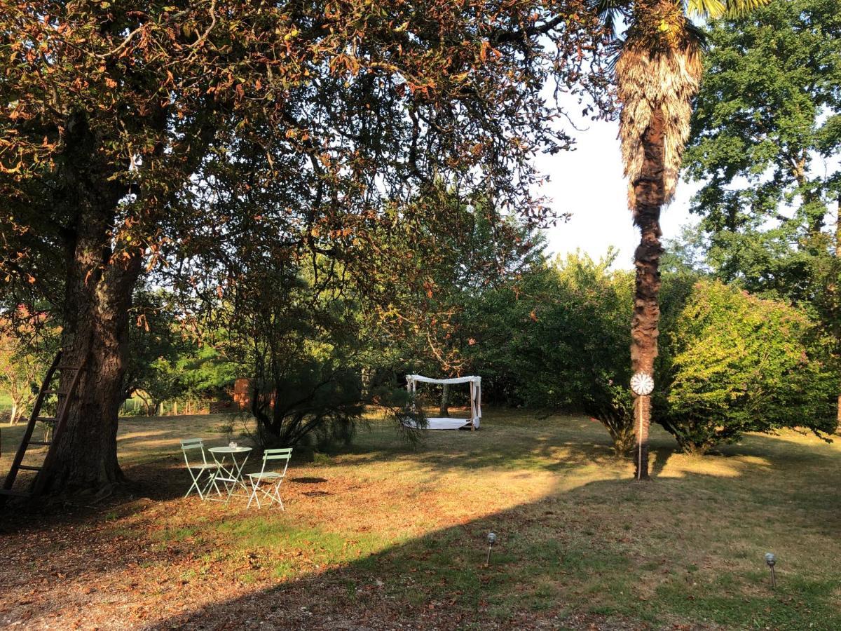 Domaine Pierrot Bed & Breakfast Laujuzan ภายนอก รูปภาพ