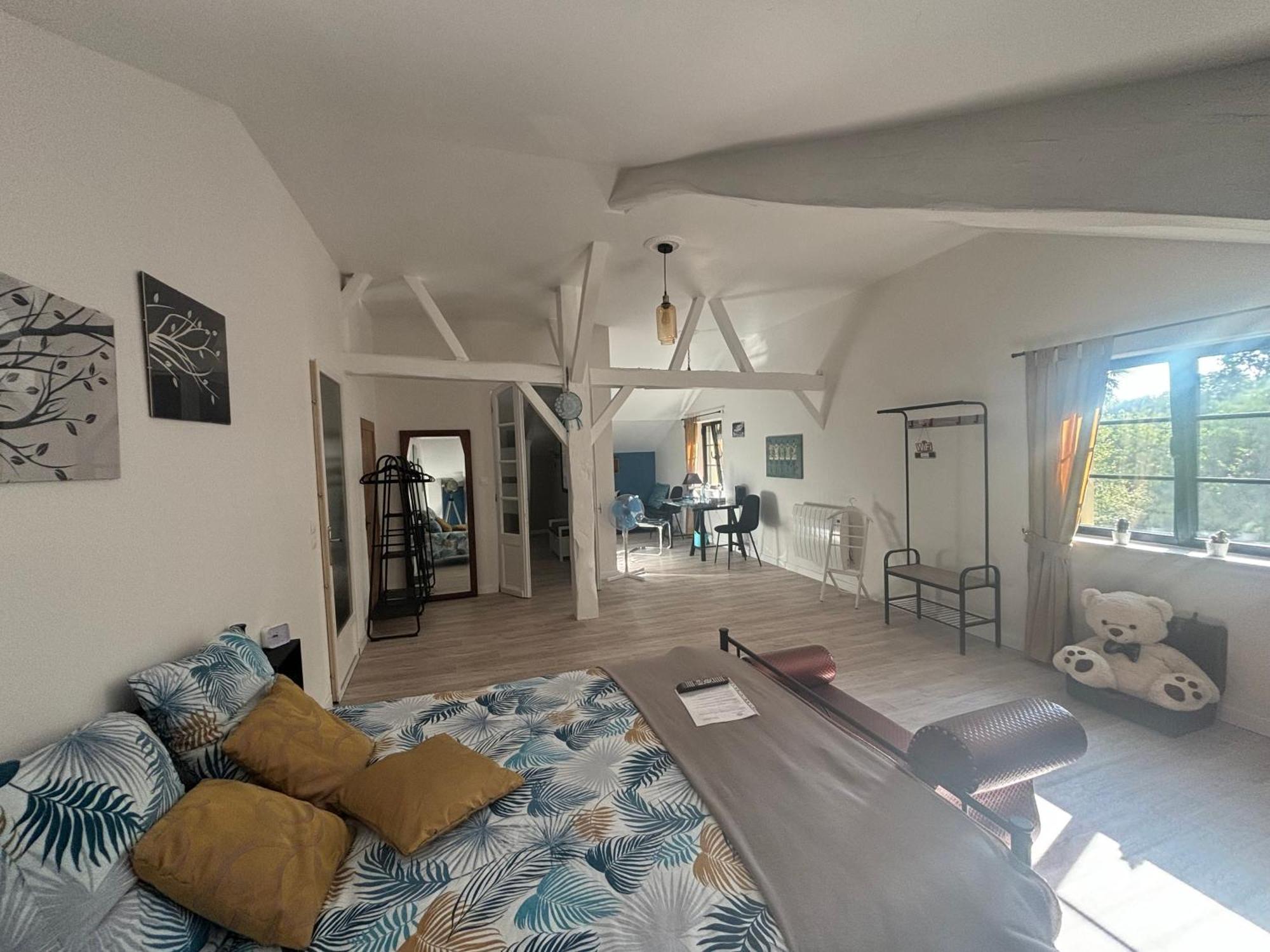 Domaine Pierrot Bed & Breakfast Laujuzan ภายนอก รูปภาพ